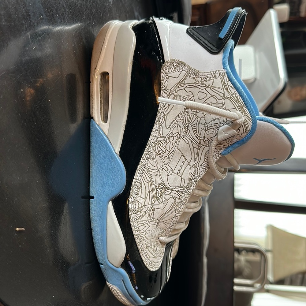 Jordan North Carolina Blue shoes - Men’s 8.5